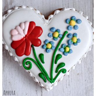 Mézeskalács szív kalocsai mintával díszítve